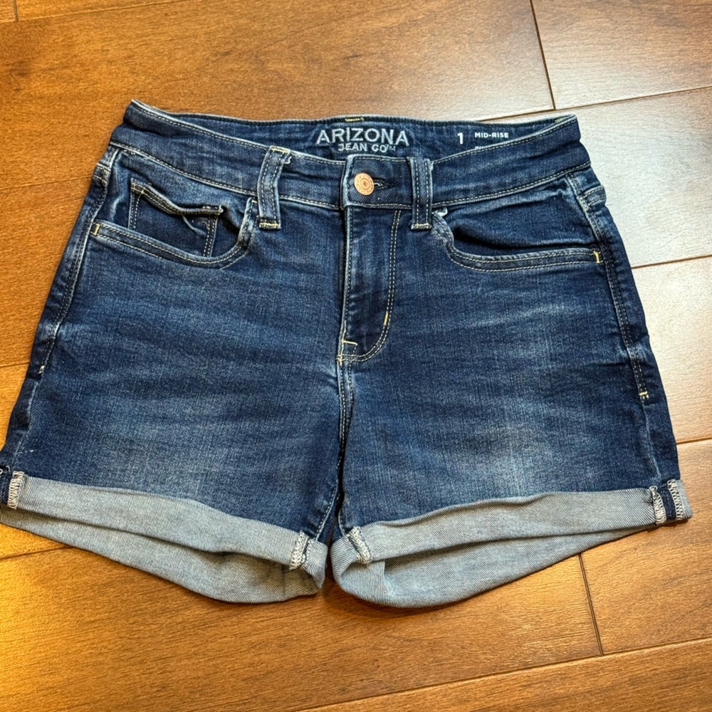 ARIZONA JEAN CO. Women's Blue Denim Shorts